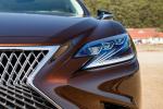 Lexus LS500h AWD 2017 года (NA)